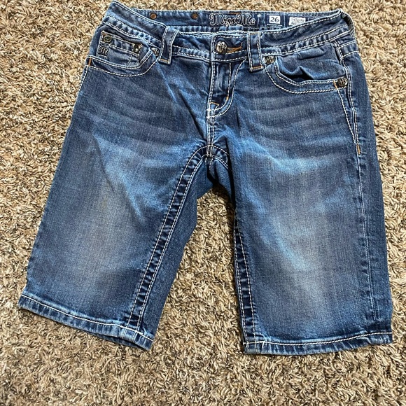Miss Me Jean Shorts - Picture 6 of 11